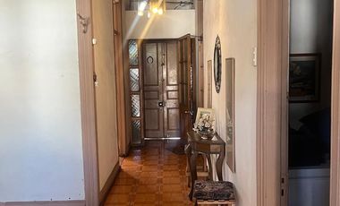 CASA ESPACIOSA, VERSÁTIL, AMPLIO TERRENO