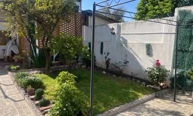 CASA ESPACIOSA, VERSÁTIL, AMPLIO TERRENO