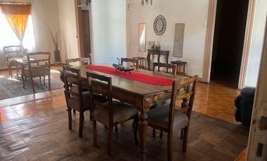 CASA ESPACIOSA, VERSÁTIL, AMPLIO TERRENO