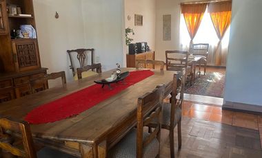 CASA ESPACIOSA, VERSÁTIL, AMPLIO TERRENO