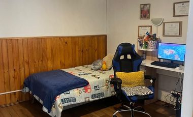 CASA ESPACIOSA, VERSÁTIL, AMPLIO TERRENO