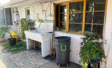 CASA ESPACIOSA, VERSÁTIL, AMPLIO TERRENO