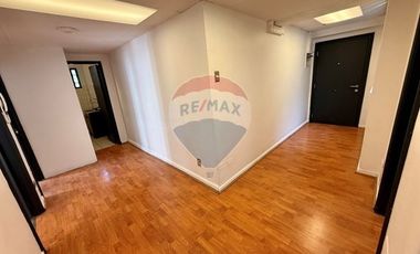 A pasos de Metro Tobalaba, remodelada!