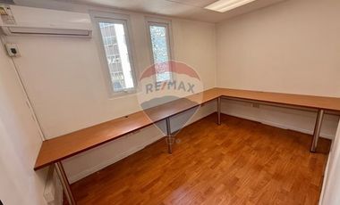 A pasos de Metro Tobalaba, remodelada!