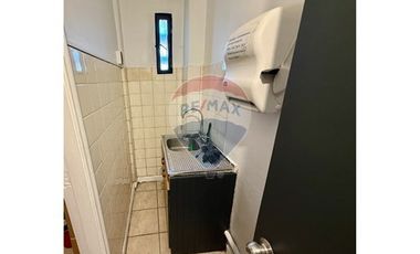 A pasos de Metro Tobalaba, remodelada!