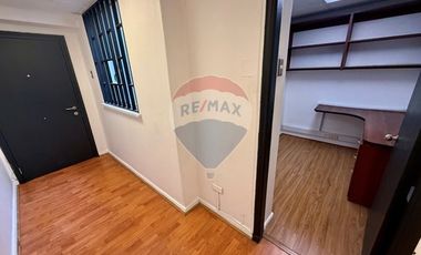 A pasos de Metro Tobalaba, remodelada!