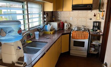 Casa tipo Chalet con 2 dormitorio cochera y jardin APTA CREDITO!!!