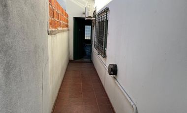 Casa tipo Chalet con 2 dormitorio cochera y jardin APTA CREDITO!!!