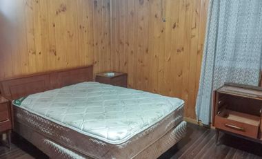 Venta Casa en Avellaneda de 3 ambientes con entrada de auto y pequeño fondo