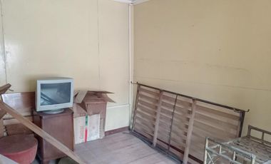 Venta Casa en Avellaneda de 3 ambientes con entrada de auto y pequeño fondo