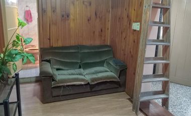 Venta Casa en Avellaneda de 3 ambientes con entrada de auto y pequeño fondo