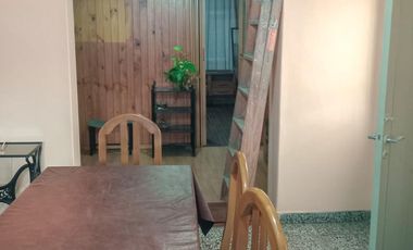 Venta Casa en Avellaneda de 3 ambientes con entrada de auto y pequeño fondo