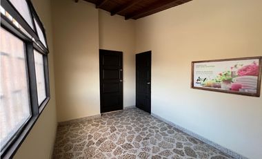 Arriendo Local En La AV 80