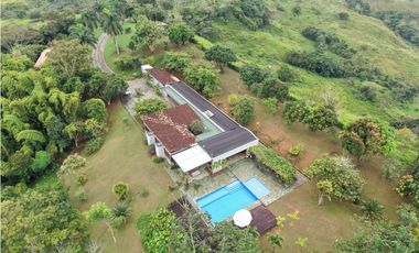 VENTA DE FINCA EN VENECIA SUROESTE DE ANTIOQUIA UNIDAD CERRADA