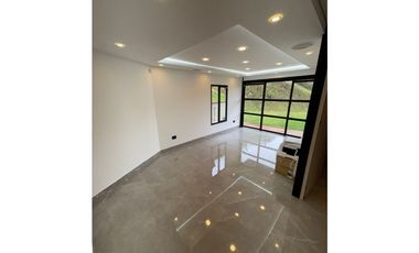 Casa de lujo para estrenar en Guarne Antioquía