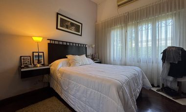 Hermosa casa de 2 Dormitorios   Comodin y patio gigante  - Granadero Baigorria