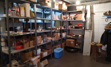 Oficina y depósito a la venta - Castelar