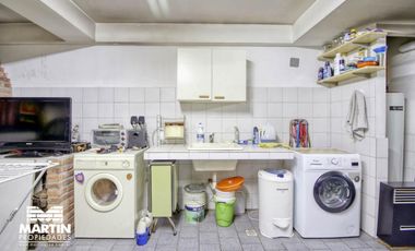 Casa Dúplex en venta en Martínez 6 ambientes, suite, playroom, jardín con parrilla, cochera.