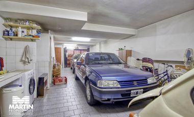 Casa Dúplex en venta en Martínez 6 ambientes, suite, playroom, jardín con parrilla, cochera.