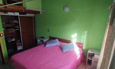 Casa y complejo de 4 departamentos  en Centenario- Neuquén