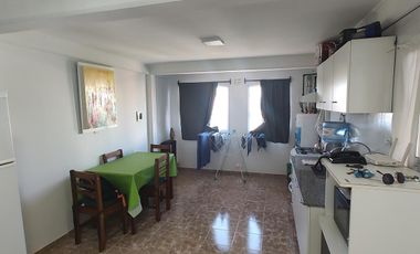 Casa y complejo de 4 departamentos  en Centenario- Neuquén