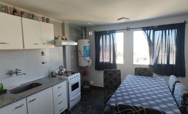 Casa y complejo de 4 departamentos  en Centenario- Neuquén