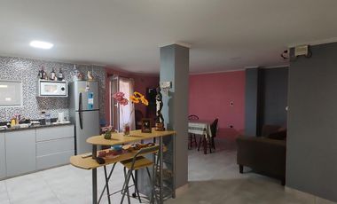 Casa y complejo de 4 departamentos  en Centenario- Neuquén