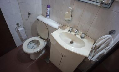 Casa en PH 4 dormitorios,  garage y fondo libre- Lomas de Zamora Oeste