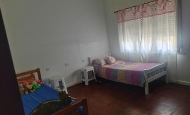 Casa en venta - 5 Dormitorios 3 Baños - Locales - 400Mts2 - Pehuajó