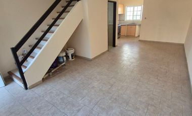 Muy buen Duplex 2 dorm y cochera descubierta. Banfield E.