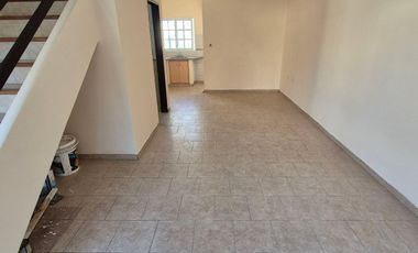 Muy buen Duplex 2 dorm y cochera descubierta. Banfield E.