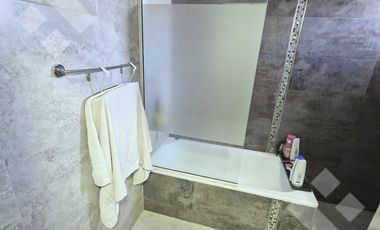 VENTA CASA DE 4 DORMITORIOS CON PILETA CLIMATIZADA EN VILLA REGINA