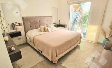 VENTA CASA DE 4 DORMITORIOS CON PILETA CLIMATIZADA EN VILLA REGINA