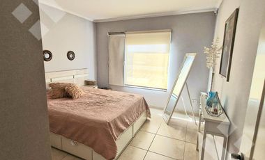 VENTA CASA DE 4 DORMITORIOS CON PILETA CLIMATIZADA EN VILLA REGINA