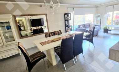 VENTA CASA DE 4 DORMITORIOS CON PILETA CLIMATIZADA EN VILLA REGINA