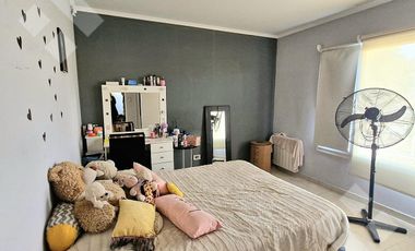 VENTA CASA DE 4 DORMITORIOS CON PILETA CLIMATIZADA EN VILLA REGINA