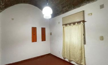 Casa en venta - 2 dormitorios 1 baño - Tolosa