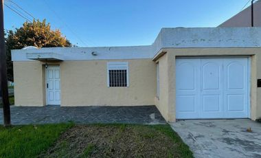 Casa en venta - 2 dormitorios 1 baño - Tolosa