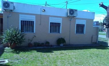 Casa en venta - 2 dormitorios 1 baño - Tolosa