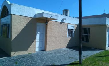 Casa en venta - 2 dormitorios 1 baño - Tolosa