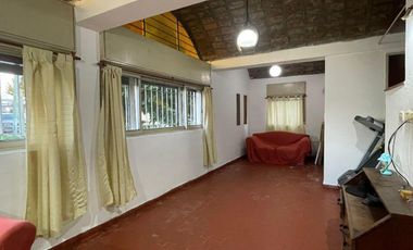 Casa en venta - 2 dormitorios 1 baño - Tolosa