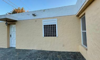 Casa en venta - 2 dormitorios 1 baño - Tolosa