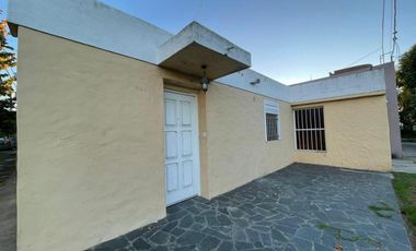 Casa en venta - 2 dormitorios 1 baño - Tolosa