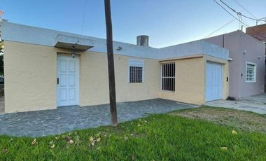 Casa en venta - 2 dormitorios 1 baño - Tolosa