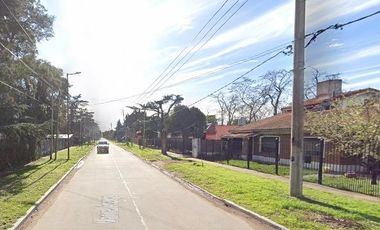 Casa en venta - 3 Dormitorios 1 Baño - Cochera - 405Mts2 - Burzaco