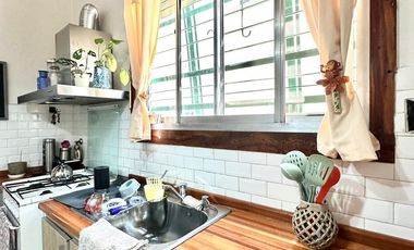 HERMOSA DE VARIOS AMBIENTES FONDO QUINCHO