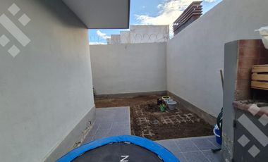 VENTA DÚPLES 4 DORMITORIOS - B° RINCON DE EMILIO, NEUQUÉN