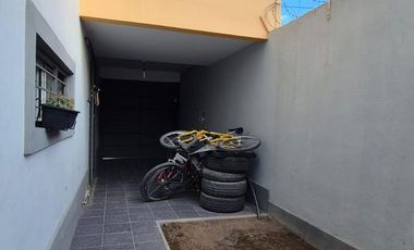 VENTA DÚPLES 4 DORMITORIOS - B° RINCON DE EMILIO, NEUQUÉN