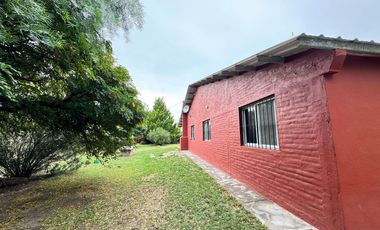 Finca en venta - 4 Dormitorios 2 Baños - Mendoza