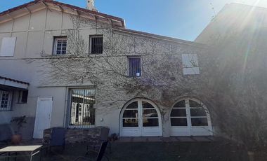 Casa en  venta tres dormitorios, Cerro de las Rosas , Zona Norte